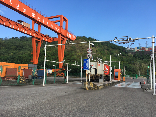 果集司对海关监管场所基础设施进行改造,助推口岸通行效率提升 果集司对海关监管场所基础设施进行改造,助推口岸通行效率提升(图片).jpg