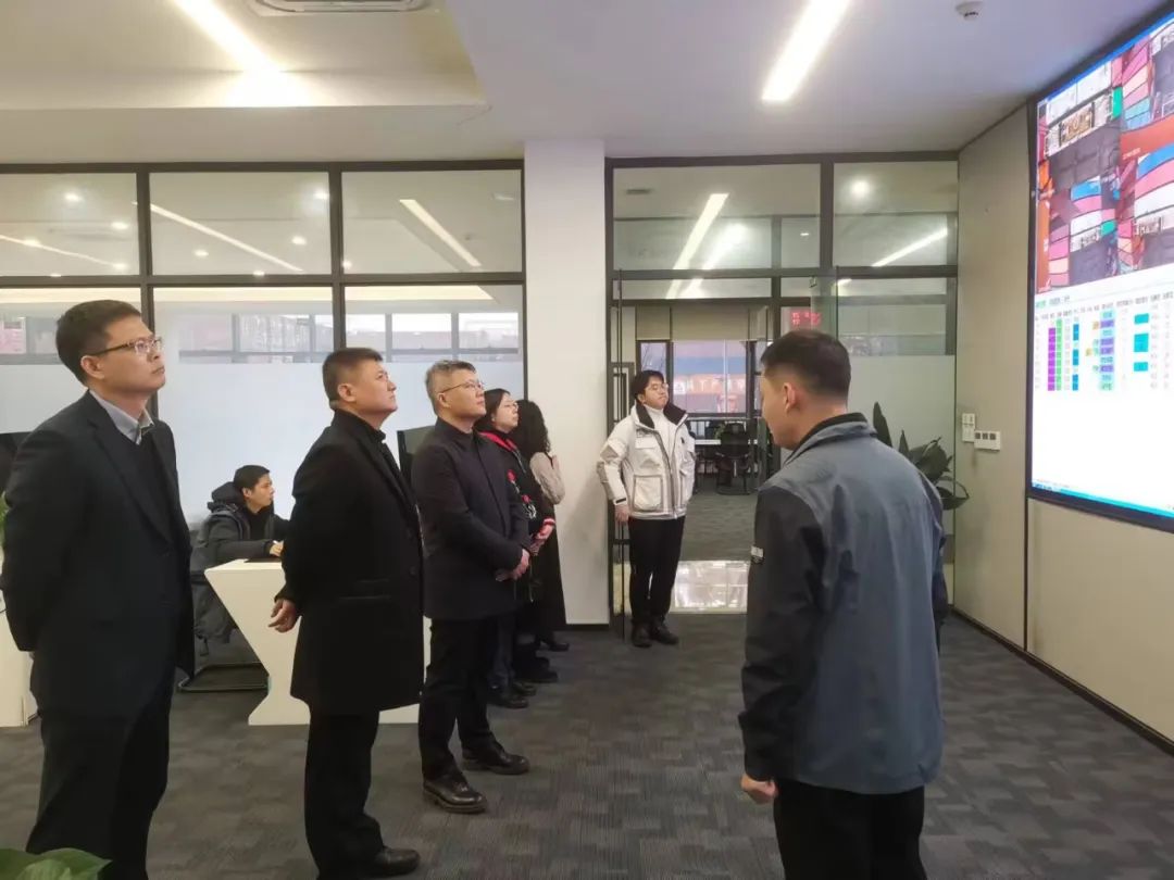 任川、刘红伟一行到果园集装箱公司调研 图片
