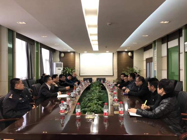 节日走访显深情 真诚慰问暖人心——重庆市江北区副区长吴余川一行走访慰问国集司 江北区政府慰问.jpg